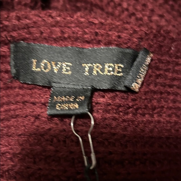 Love Tree Deep Red V-Neck Twist Sweater - Picture 4 of 4